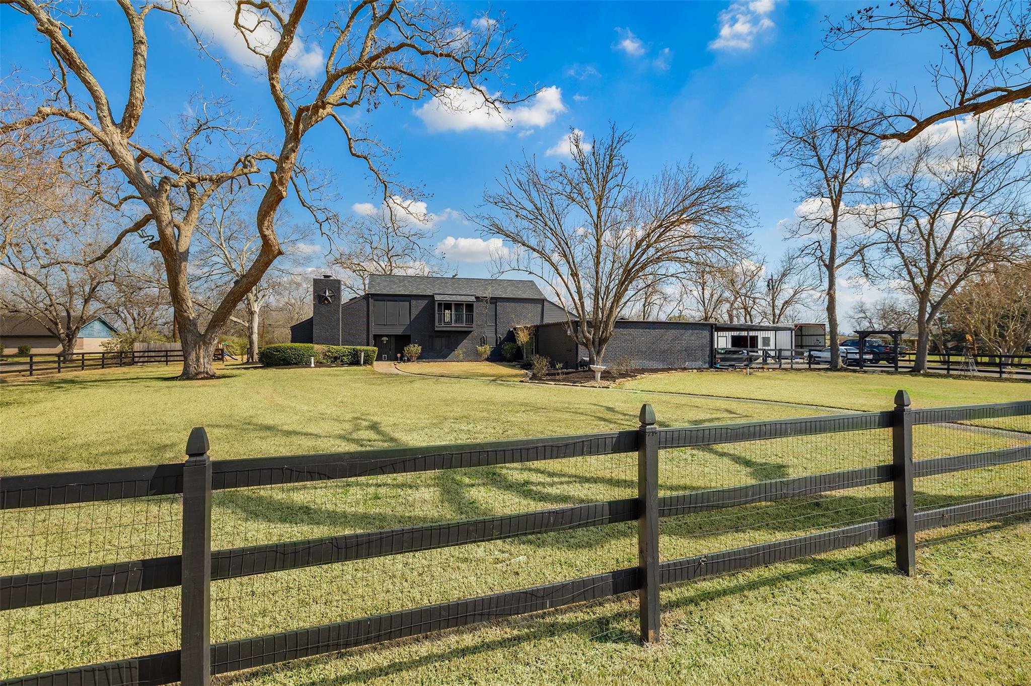 1711 Heritage Lane S