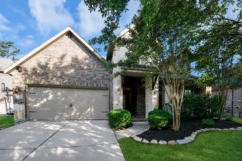 Homes For Sale - 143 W Wading Pond Circle<br/> Tomball, TX 77375