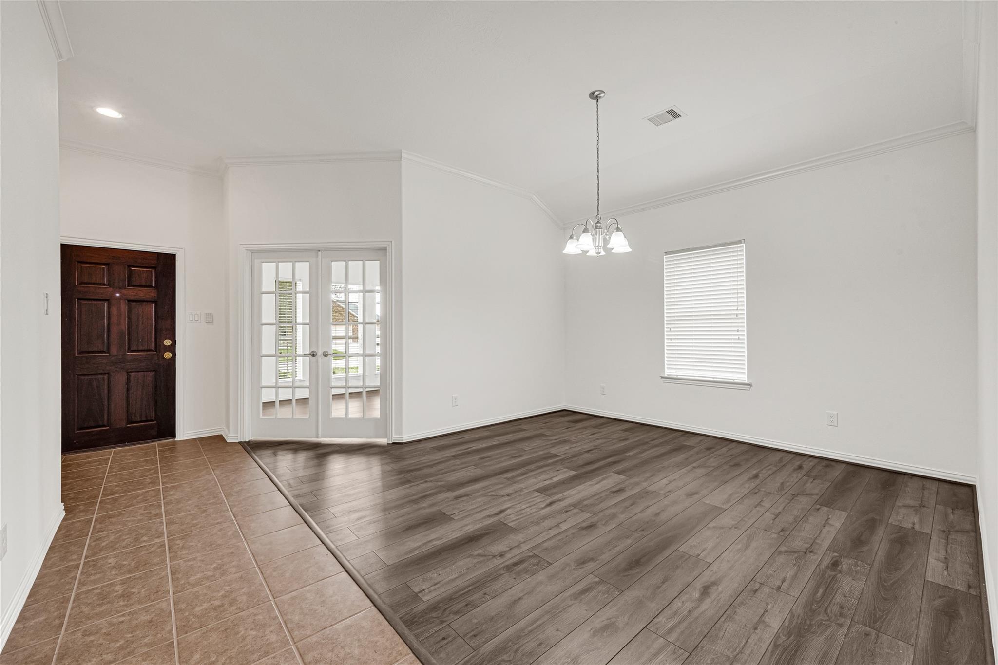 828 Grassy Knoll Trail