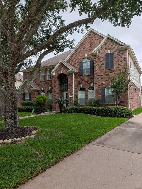 Homes For Sale - 6018 Briar Hill Court<br/> Sugar Land, TX 77479