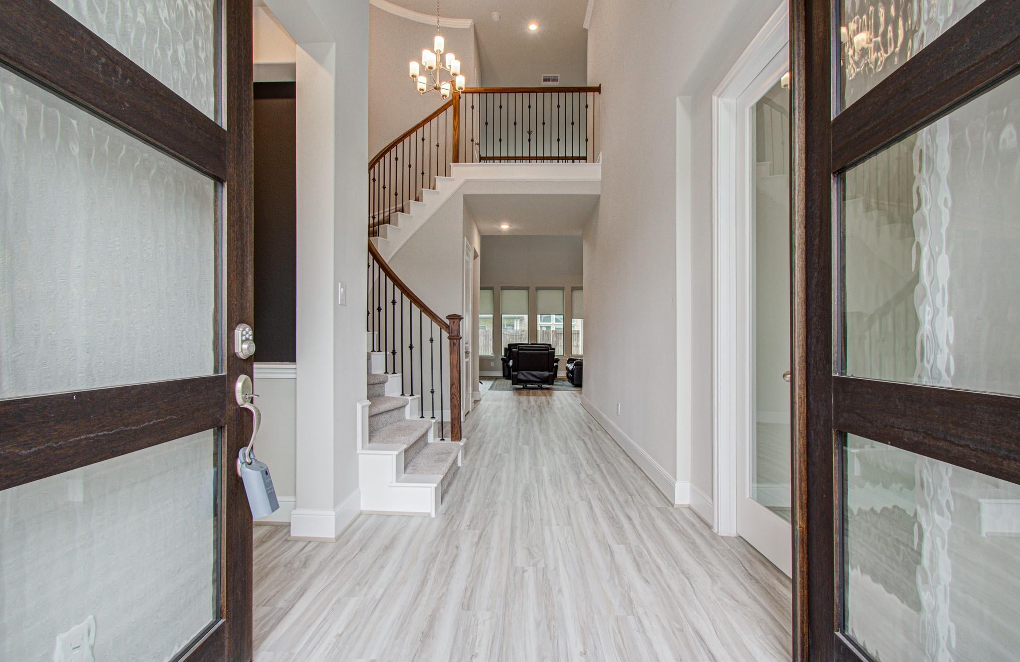 10015 Crescent Wood Drive