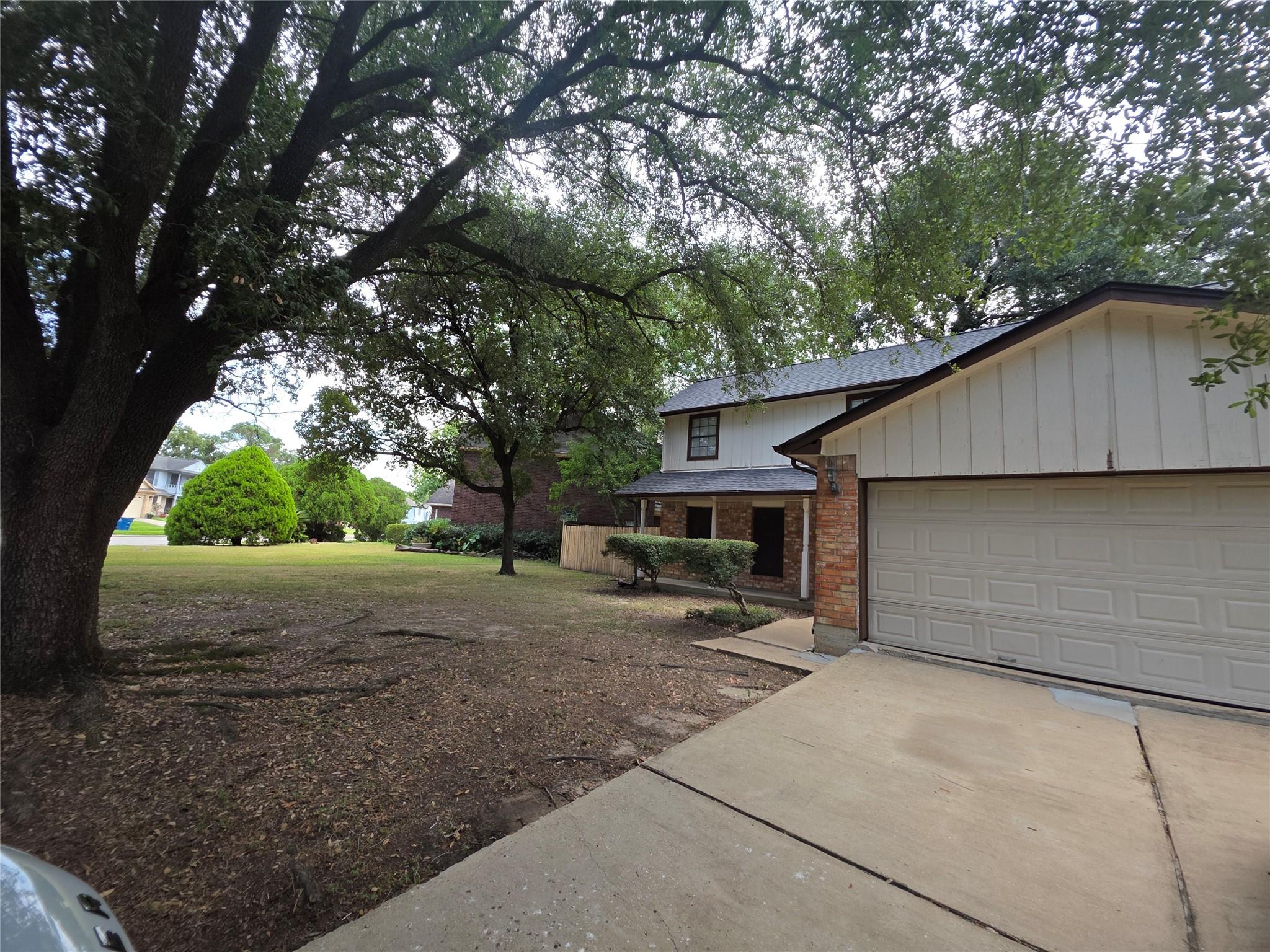 962 Sterling Green Drive S