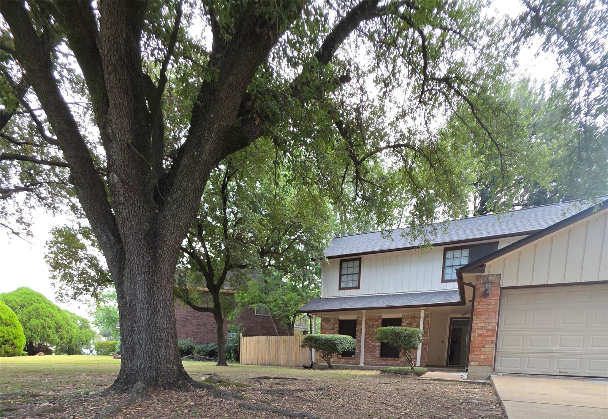 962 Sterling Green Drive S