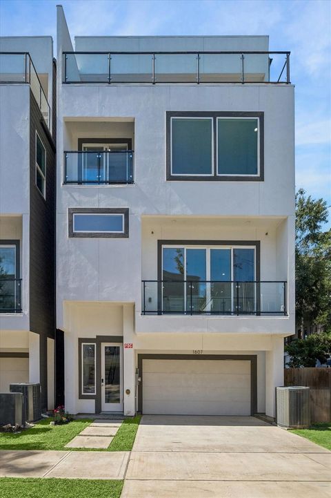 Tiny photo for 1607 Utah Street, Houston, TX 77007 (MLS # 95049281)