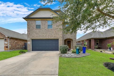 Photo of 6869 Dogwood Cliff Lane, Dickinson, TX 77539 (MLS # 28732522)