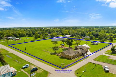 Photo of 9203 Avenue G, Liverpool, TX 77577 (MLS # 36514481)