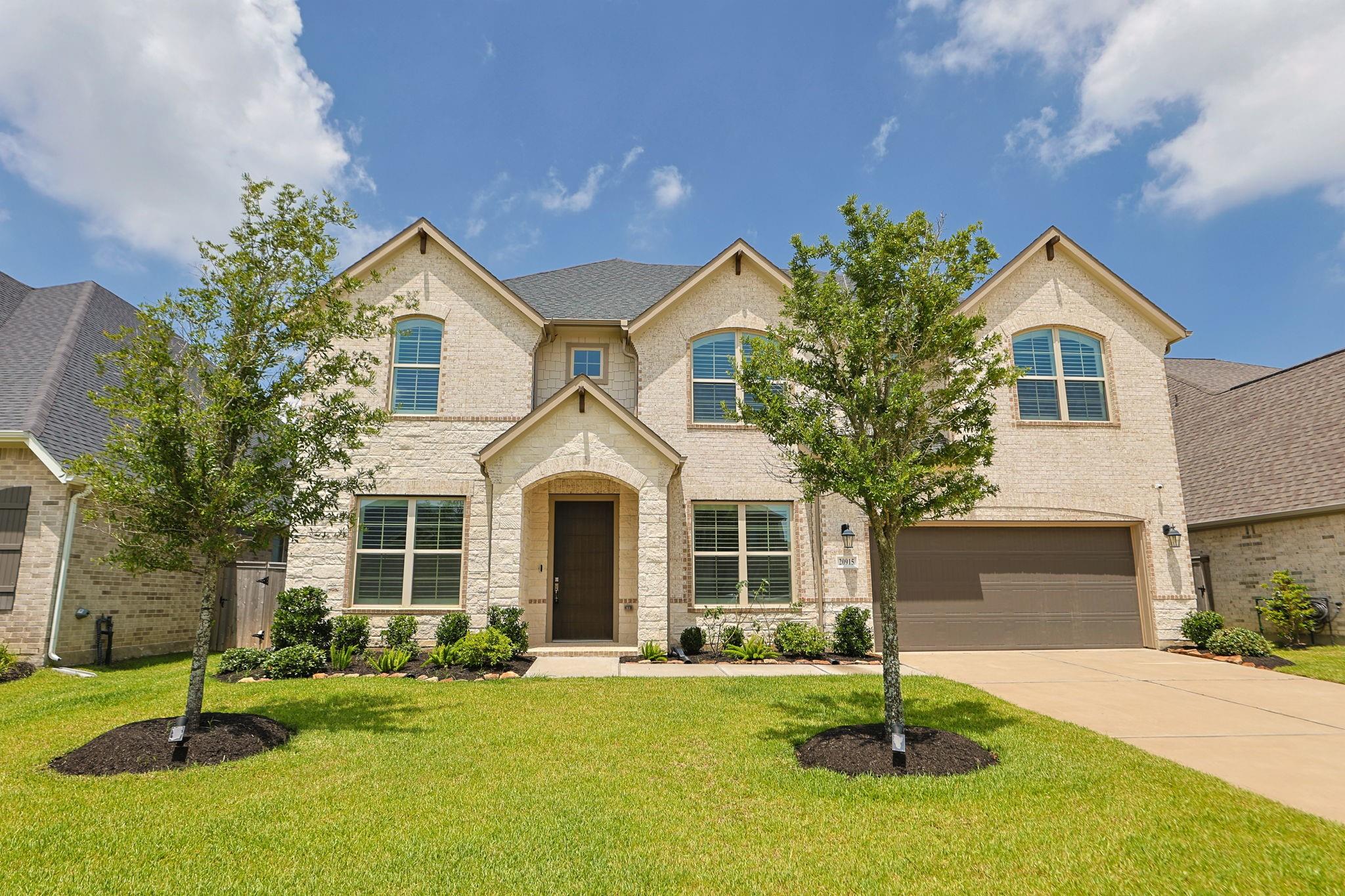 20915 Whirlaway Green Circle