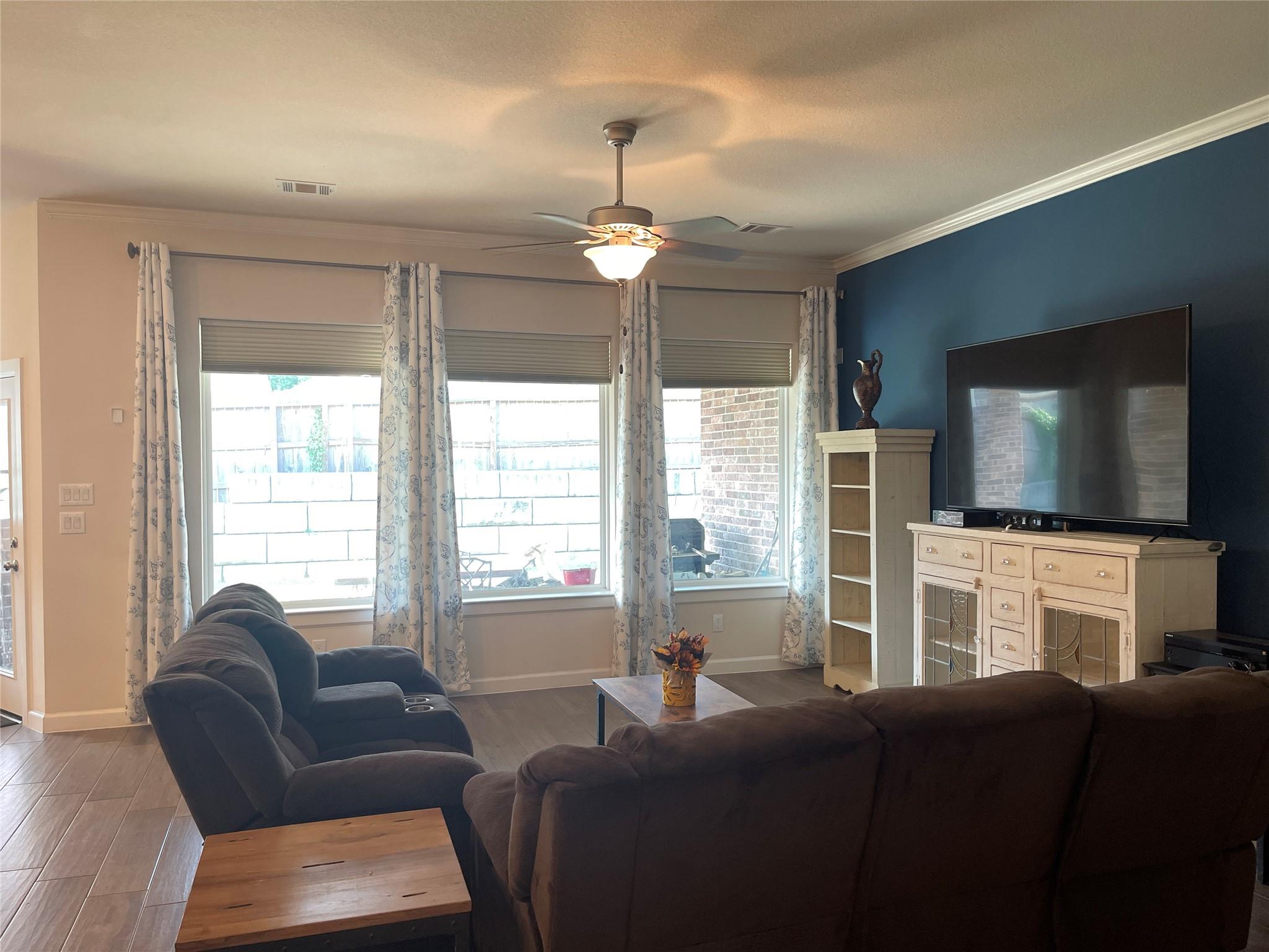 Conroe, Texas 77304, United States, 4 Bedrooms Bedrooms, ,3 BathroomsBathrooms,Residential,Active,211433