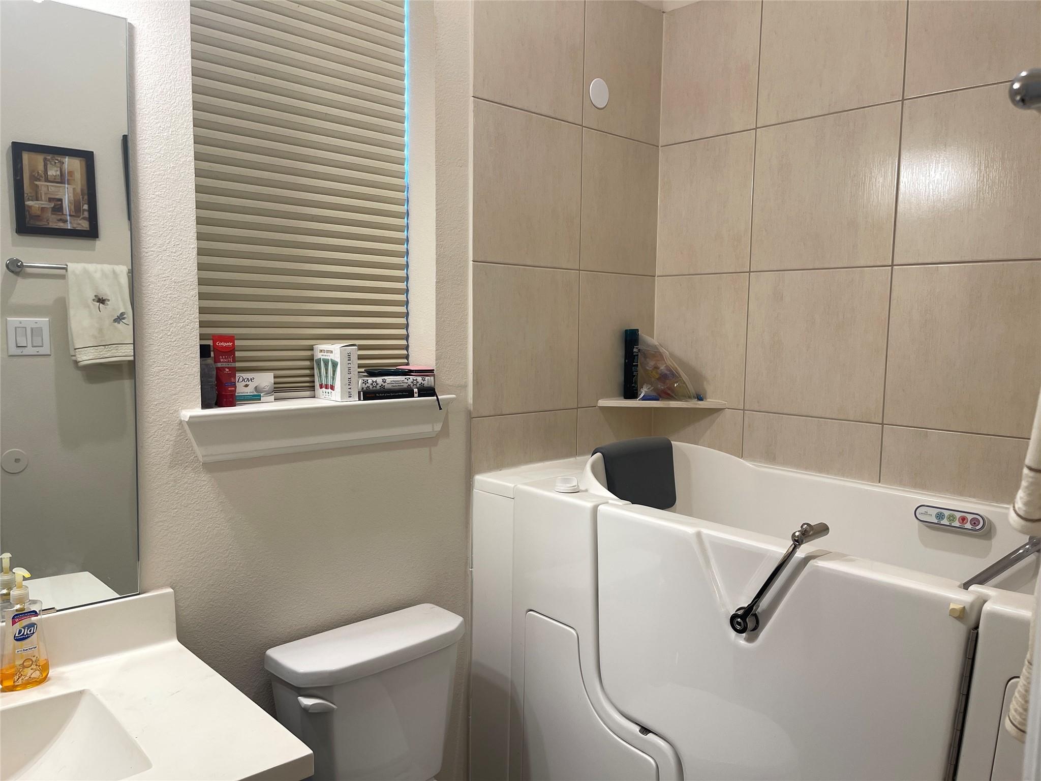 Conroe, Texas 77304, United States, 4 Bedrooms Bedrooms, ,3 BathroomsBathrooms,Residential,Active,211433