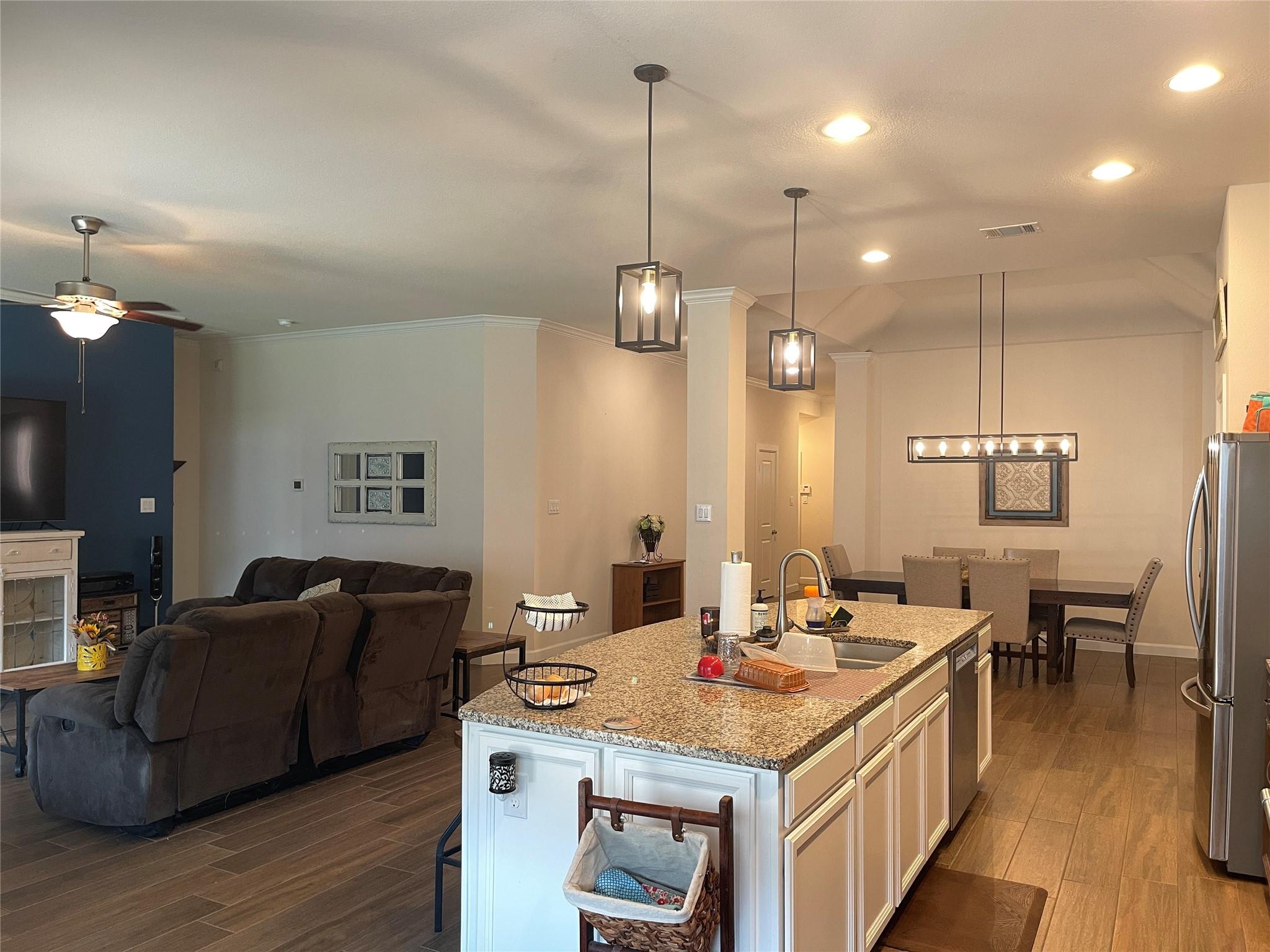 Conroe, Texas 77304, United States, 4 Bedrooms Bedrooms, ,3 BathroomsBathrooms,Residential,Active,211433