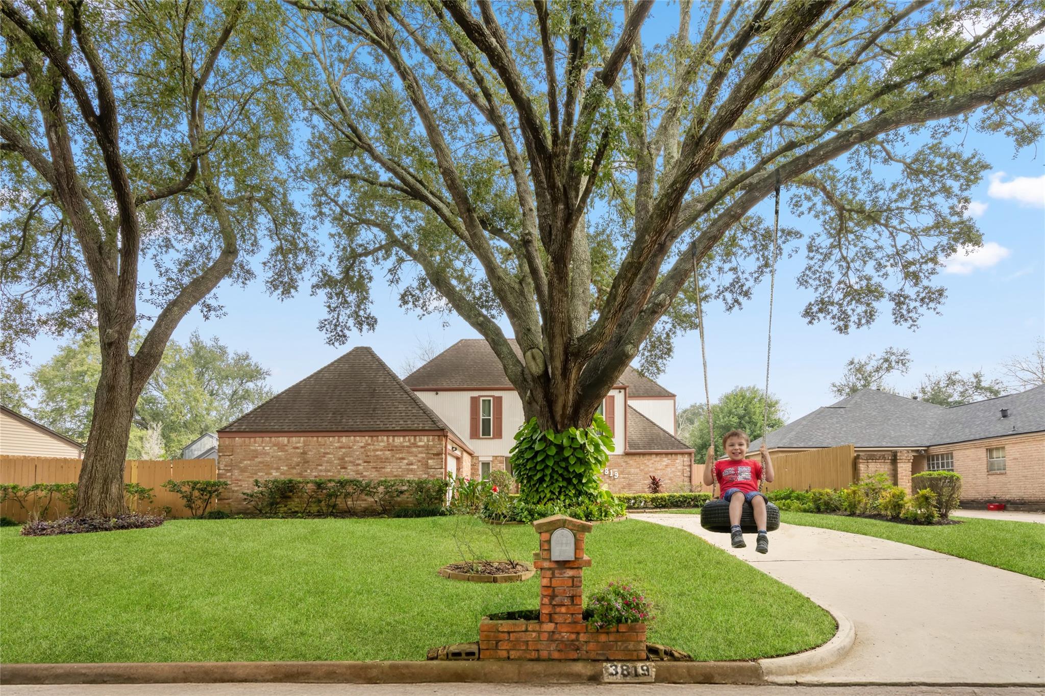 3819 Ridgeview Drive