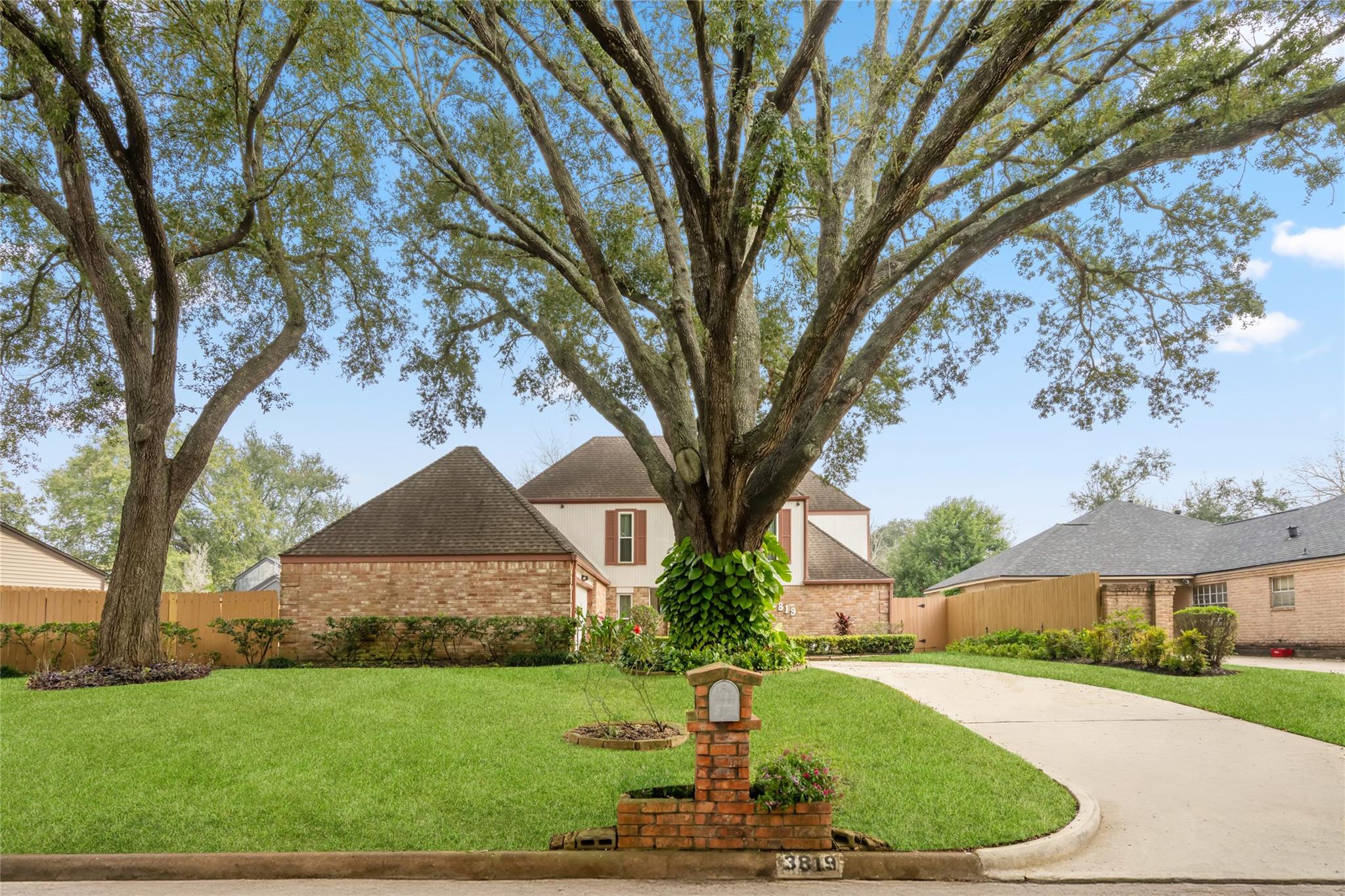 3819 Ridgeview Drive