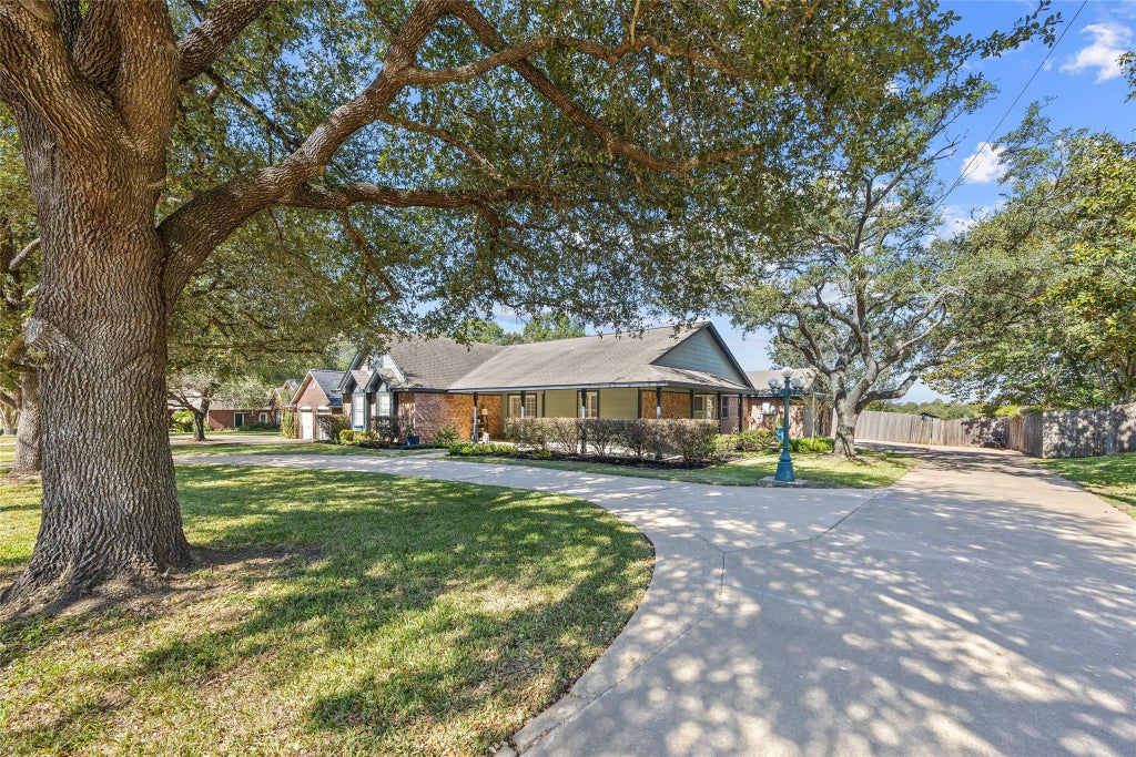 Photo of 2507 Mustang Road, Brenham, TX 77833 (MLS # 34851287)