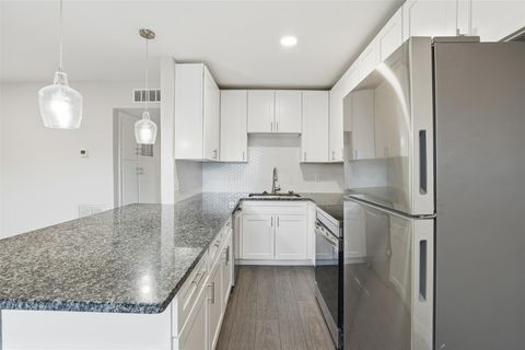 Photo of 201 S Kansas Avenue #C, League City, TX 77573 (MLS # 94565290)