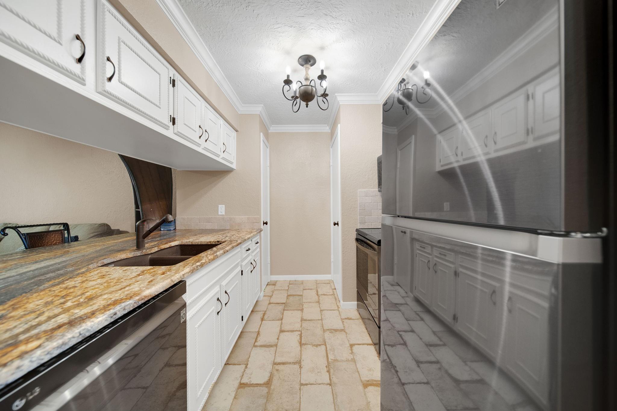 801 River Road E 116