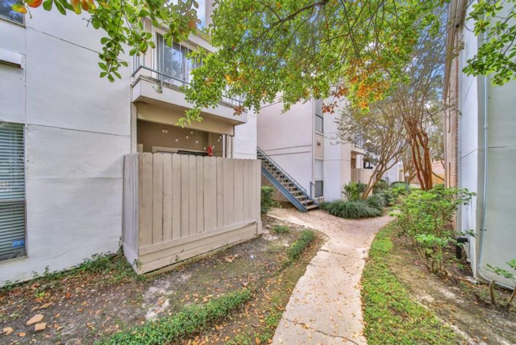 Photo of 7900 N Stadium Drive #86, Houston, TX 77030 (MLS # 79210874)