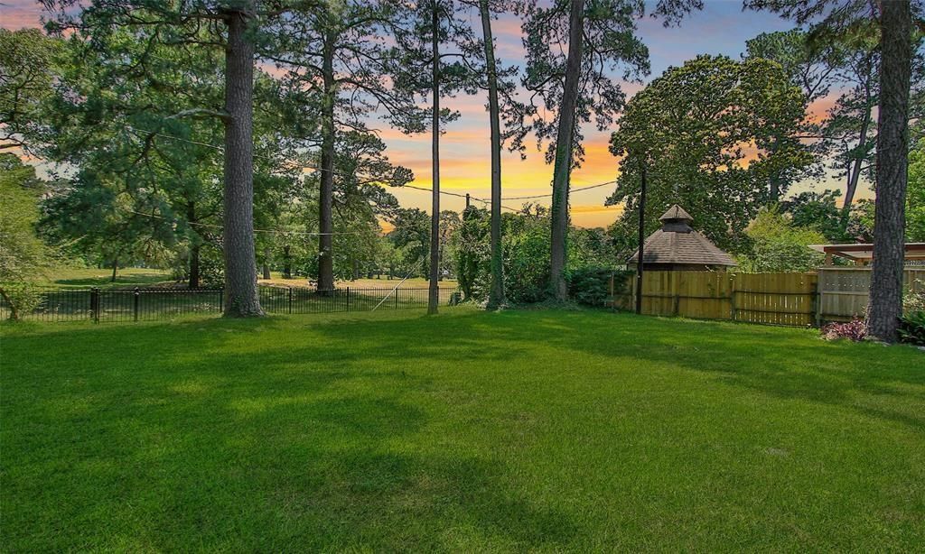 Photo of 914 Saint Andrews Road, Houston, TX 77339 (MLS # 45129472)