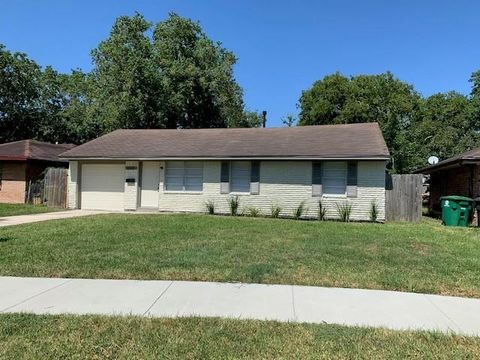 Photo of 3107 Friar Point Road, Houston, TX 77051 (MLS # 91479093) Photo of 3107 Friar Point Road, Houston, TX 77051 (MLS # 91479093)