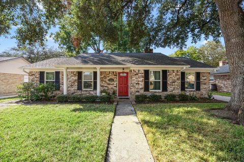 Photo of 12915 Westleigh Drive, Houston, TX 77077 (MLS # 30889914) Photo of 12915 Westleigh Drive, Houston, TX 77077 (MLS # 30889914)