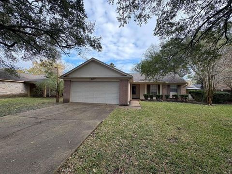 Photo of 4007 Issacks Way, Sugar Land, TX 77479 (MLS # 57159654)