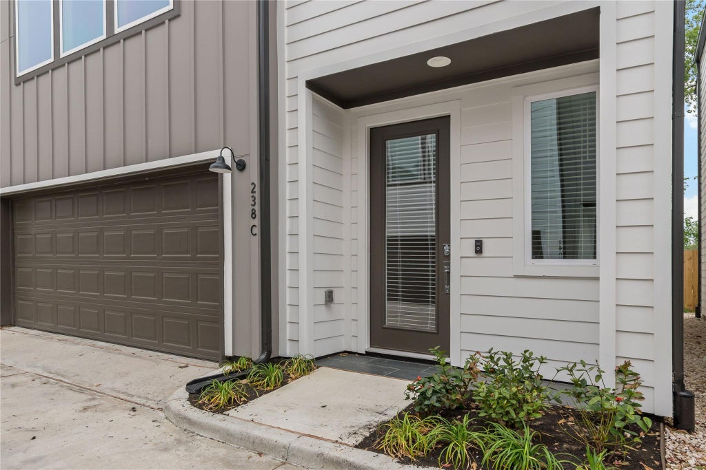 Photo of 238 Julia Street #C, Houston, TX 77022 (MLS # 53092325)