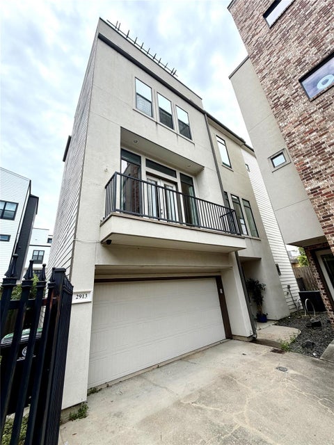 Photo of 2913 Leeland Street, Houston, TX 77003 (MLS # 25813563)