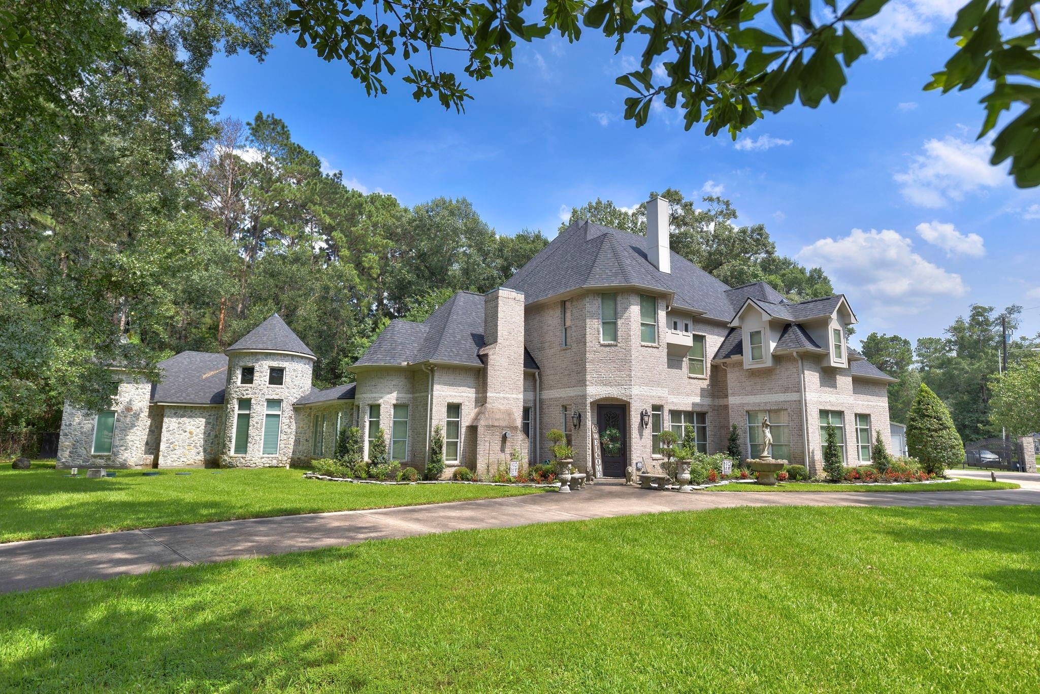 19634 Riverwalk Drive