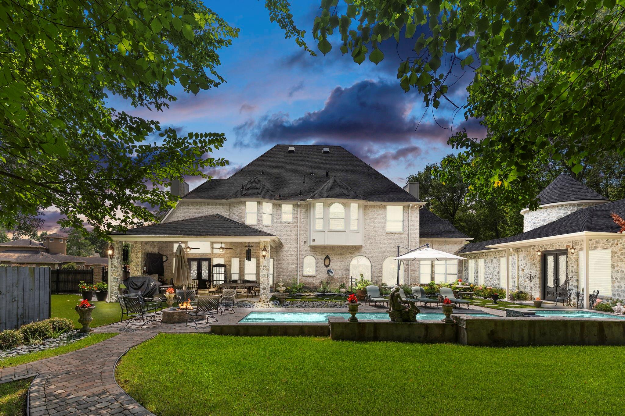 19634 Riverwalk Drive