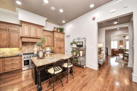 Photo of 1406 Lake Pointe Parkway, Sugar Land, TX 77478 (MLS # 90429730)
