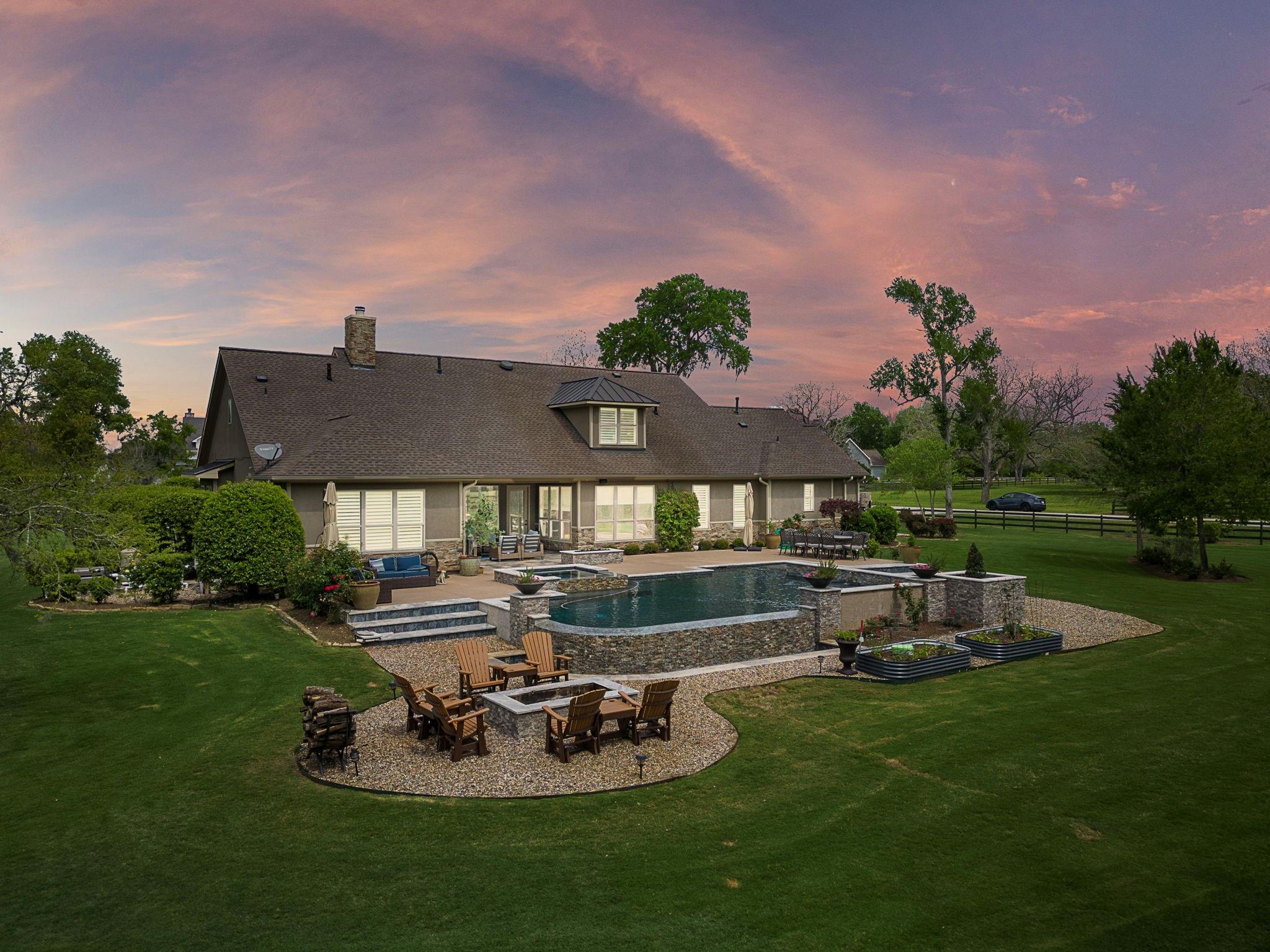 5003 Woodside Lane