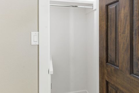 Tiny photo for 430 N Hutcheson Street, Houston, TX 77003 (MLS # 77426998)