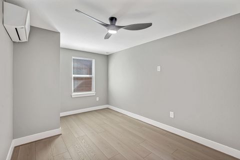 Tiny photo for 430 N Hutcheson Street, Houston, TX 77003 (MLS # 77426998)