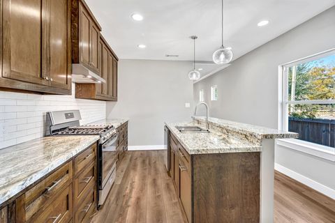 Tiny photo for 430 N Hutcheson Street, Houston, TX 77003 (MLS # 77426998)