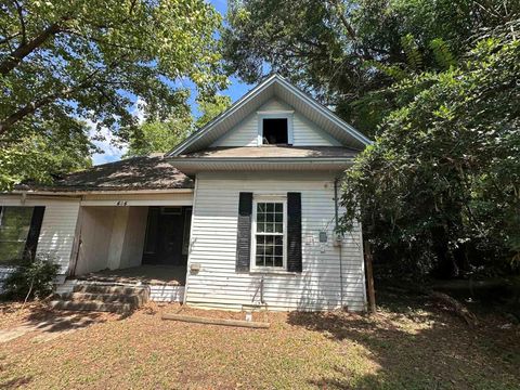 Homes For Sale - 404 N Frazier Street<br/> Morris County, Daingerfield, TX 75638