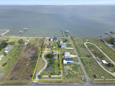 Vacant Land For Sale - 2222 E Bayshore Drive<br/> San Leon, TX 77539