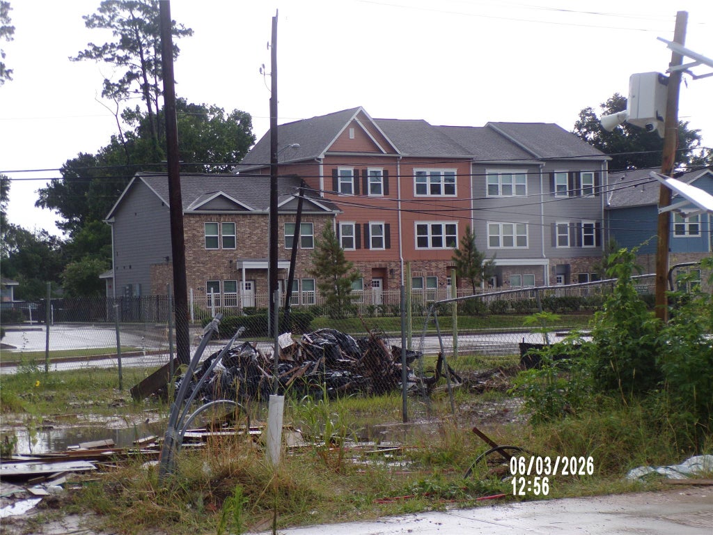 Photo of 3232 Creekmont Dr Dr, Houston, TX 77091 (MLS # 50430721)