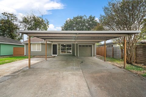 Photo of 6523 Underhill Street, Houston, TX 77092 (MLS # 73458230)