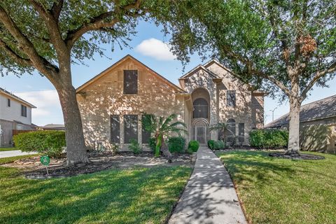 Photo of 4011 Waterwood Drive, Baytown, TX 77521 (MLS # 14810932)