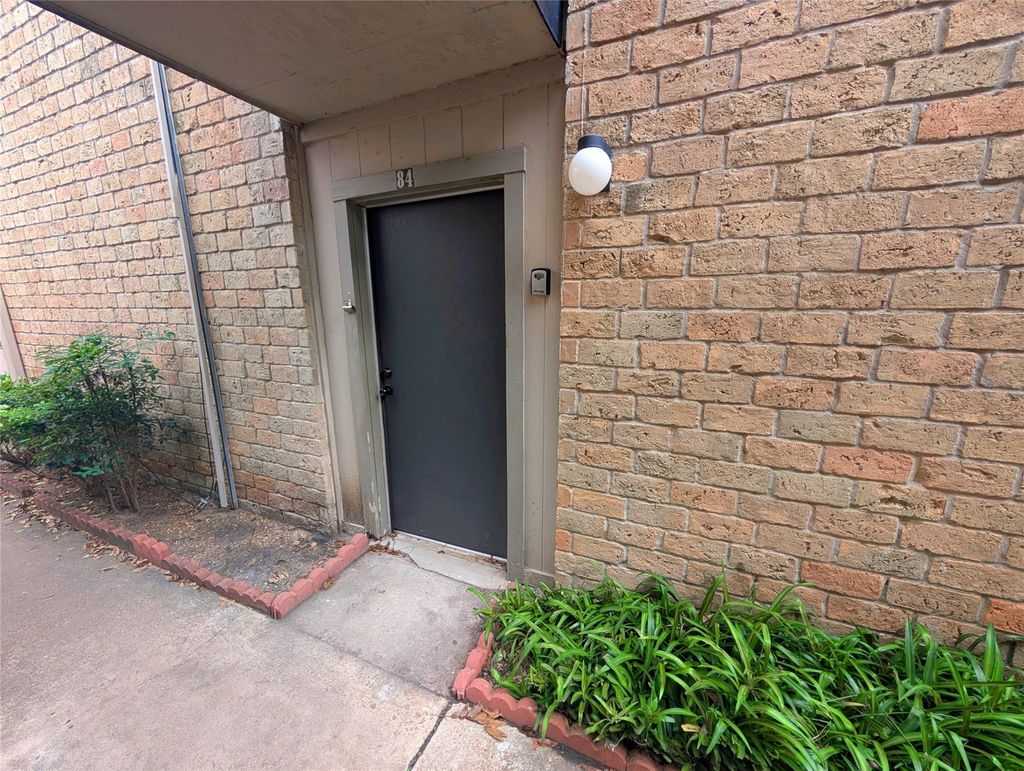 Photo of 5550 N Braeswood Boulevard #84, Houston, TX 77096 (MLS # 97899095)