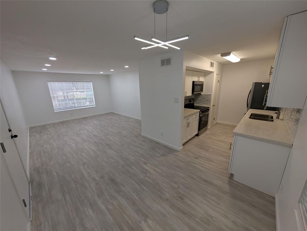 Photo of 5550 N Braeswood Boulevard #84, Houston, TX 77096 (MLS # 97899095)