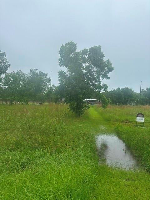 24 Meadowbend Circle