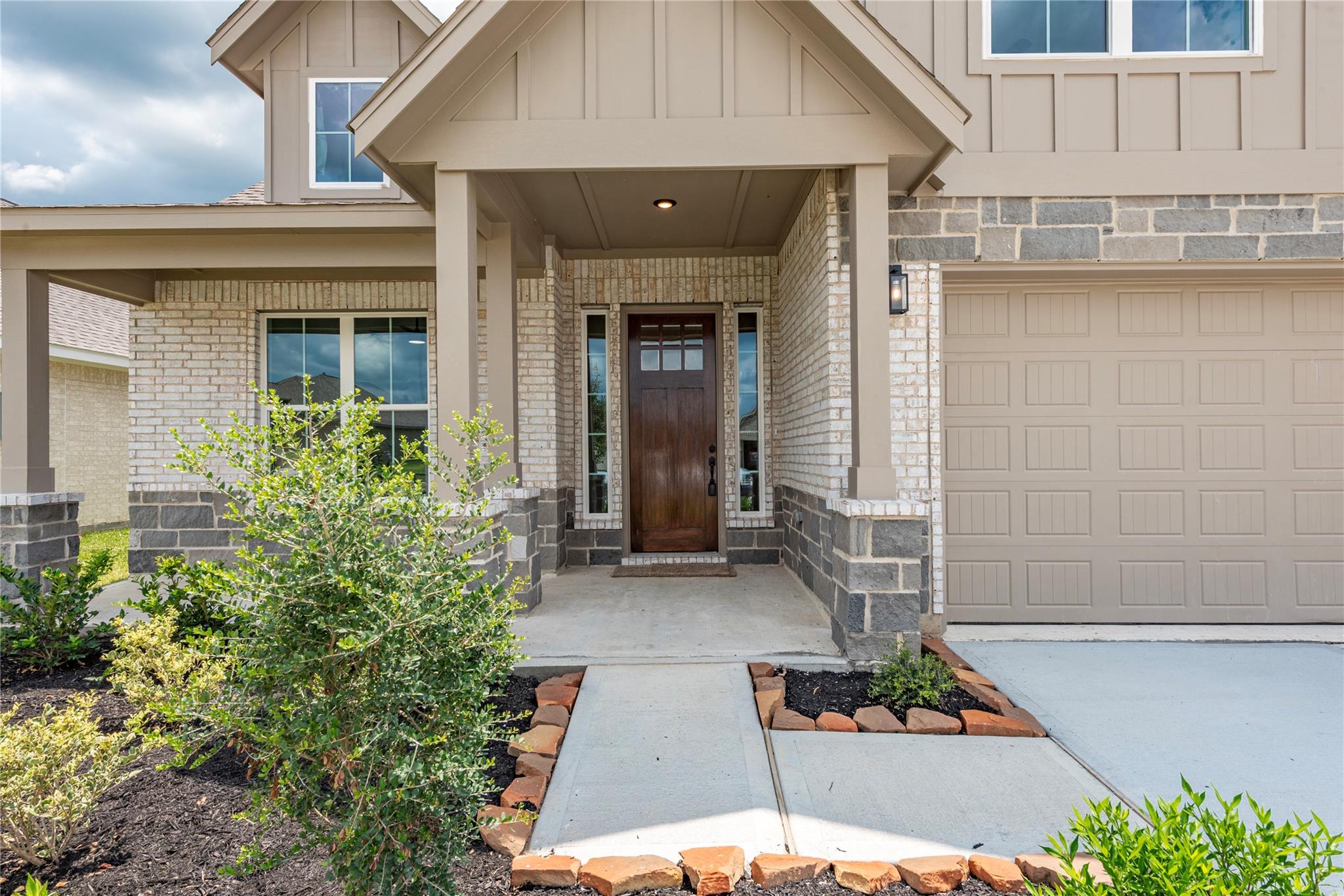 15307 Laurel Oak Lane