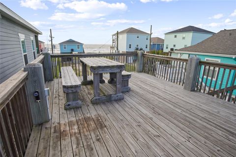 Photo of 1811 Redfish Lane, Crystal Beach, TX 77650 (MLS # 22390642)