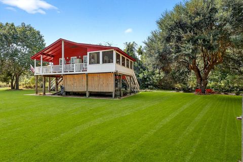 Photo of 221 Fishermans Trail, Huntsville, TX 77320 (MLS # 20106169)