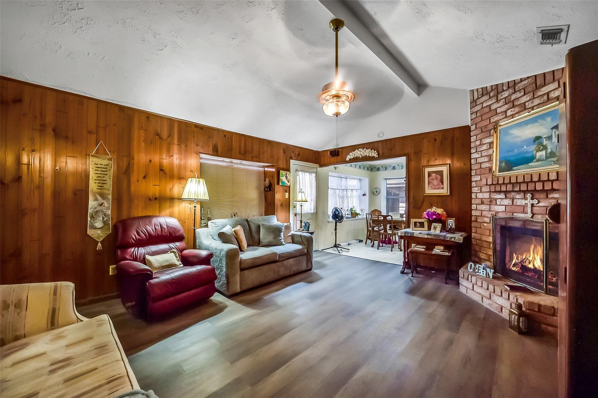 5314 Moonshadows Drive