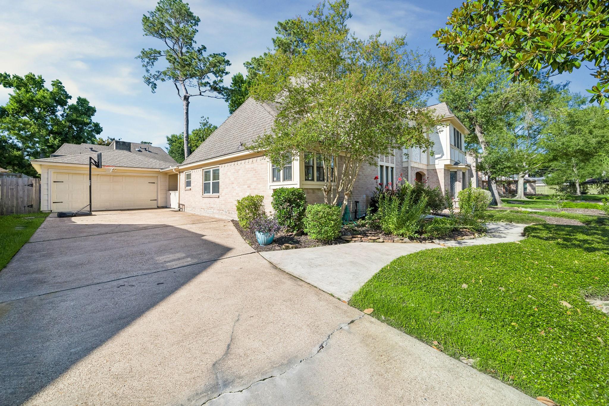 7611 Heritage Pines Drive