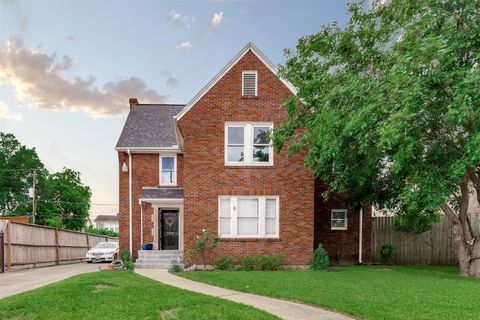 Photo of 2208 Blodgett Street #1, Houston, TX 77004 (MLS # 32966852)