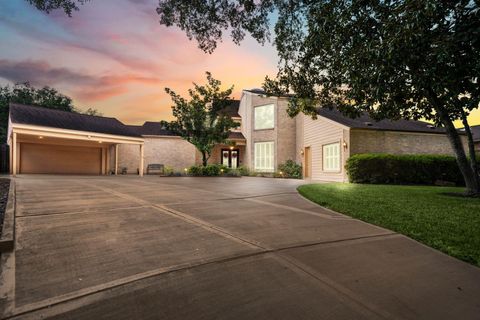 Photo of 1306 Riverview Court, Houston, TX 77077 (MLS # 47052768)
