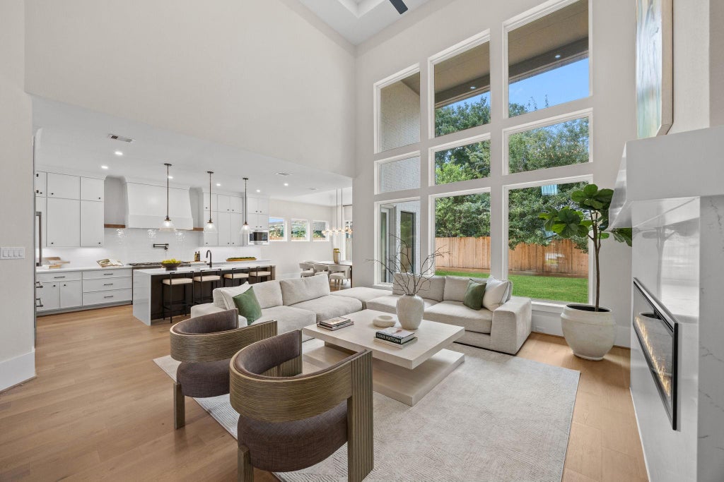 Photo of 1306 Zora Street, Houston, TX 77055 (MLS # 96230978)