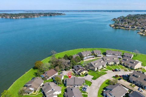 Photo of 17 April Point Drive N, Conroe, TX 77356 (MLS # 80147872)